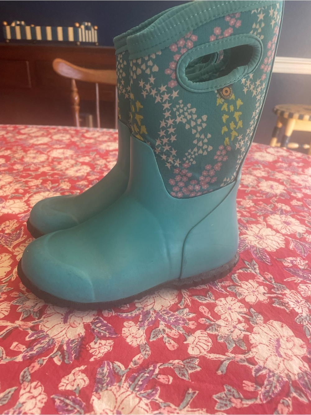 Bogs size 1 Kids Teal snow boots waterproof great treads! -20 girls